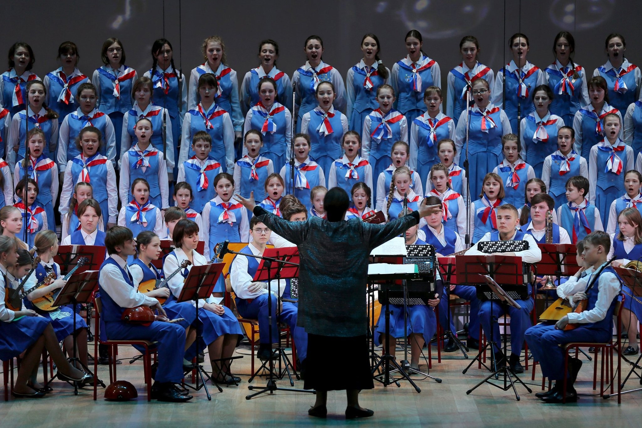 Музыкальный фейерверк: Ансамбль им. Локтева, Московский международный Дом  музыки, 4 февраля 2023 в Москве