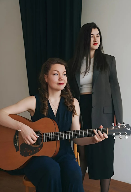 Acoustic night: Олеся Максакова и Александра Волкодав
