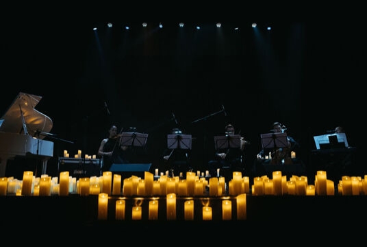 Концерт при 1000 свечей «Lumos Concerts. Неоклассика: Эйнауди, Рихтер»