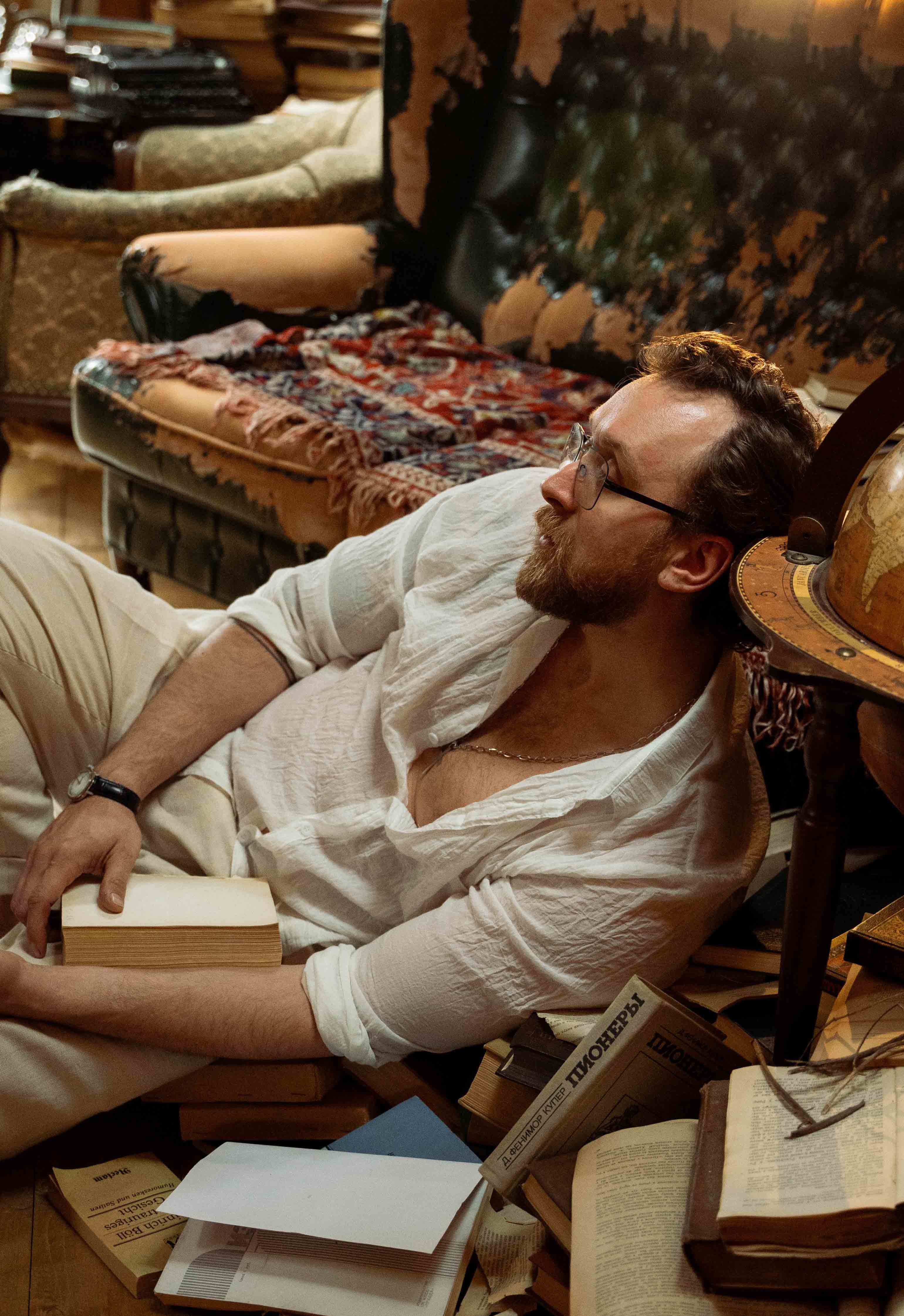 Поэзия и личные истории Данилы Якушева в пентхаусе на Мосфильмовской