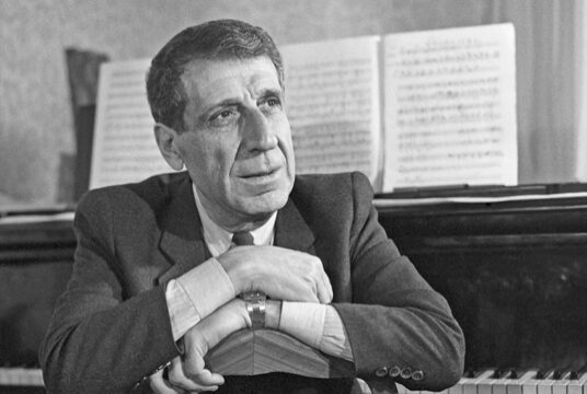 Магия свечей. Песня первой любви. К юбилею Арно Бабаджаняна