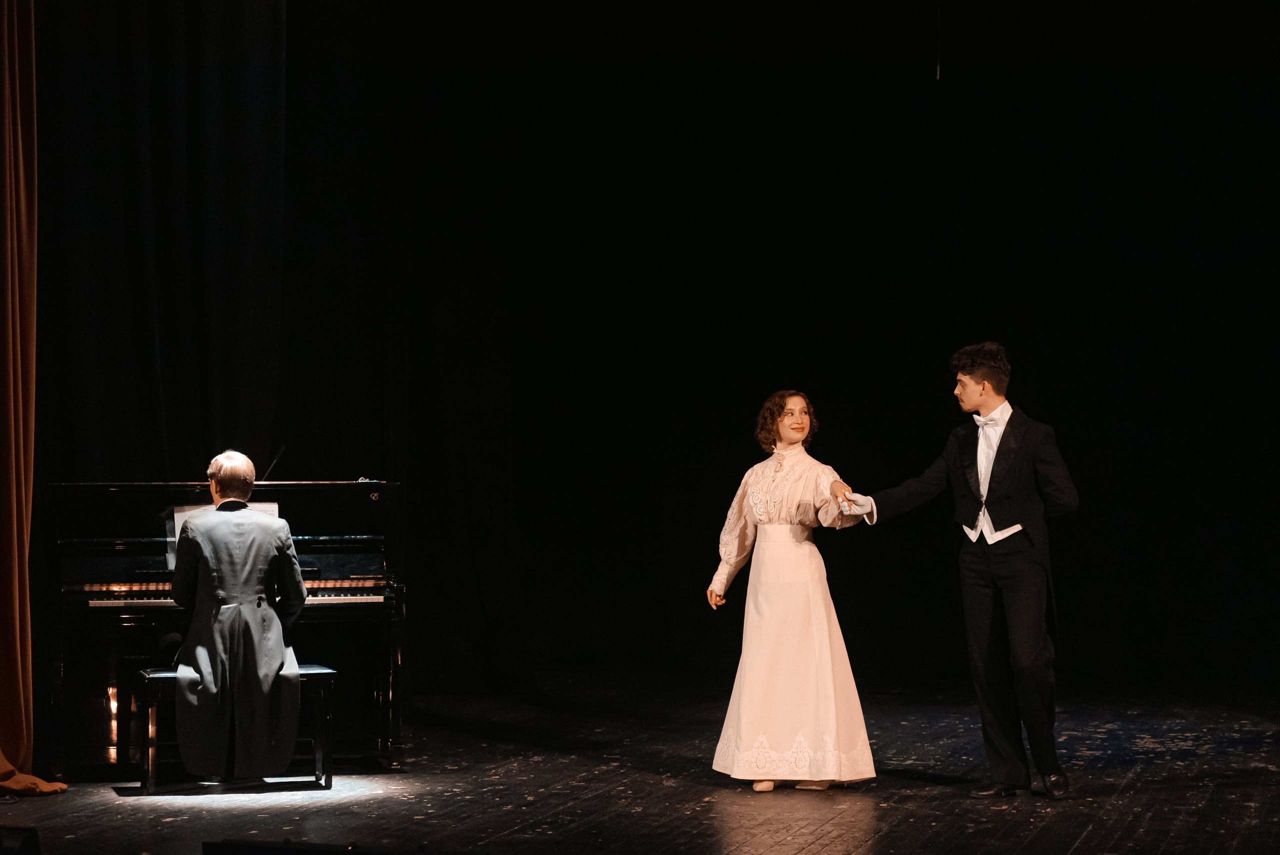 Театральное настроение