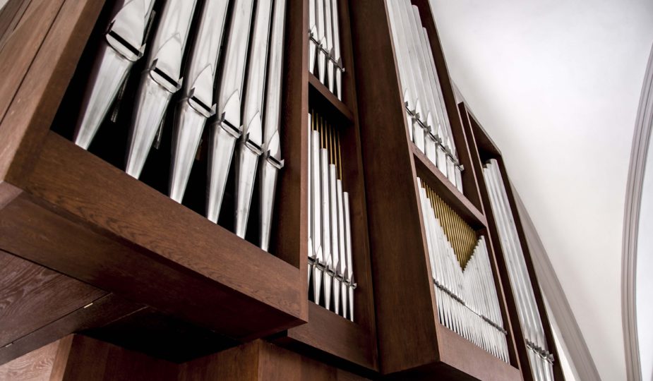 Орган и саксофон: гармония единства