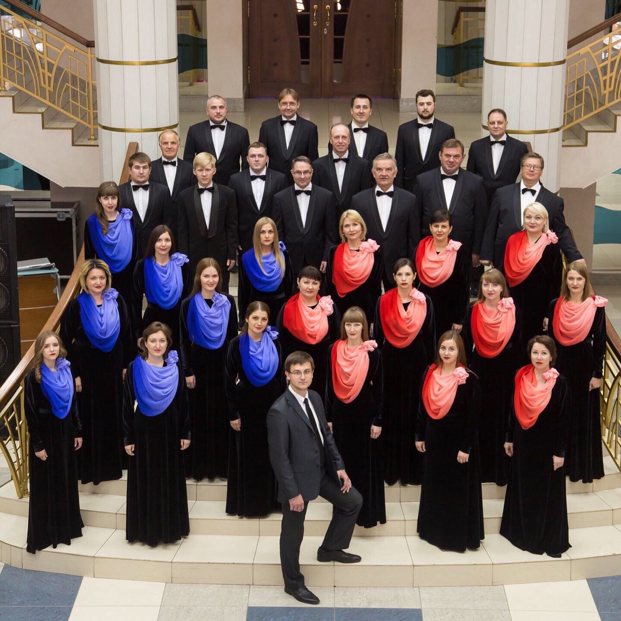 Группа государственный камерный хор республики татарстан. Камерный хор что это. Минин дирижер хора. Хор зайцева алексея пстгу. Камерный хор владимира яцкевича солисты.