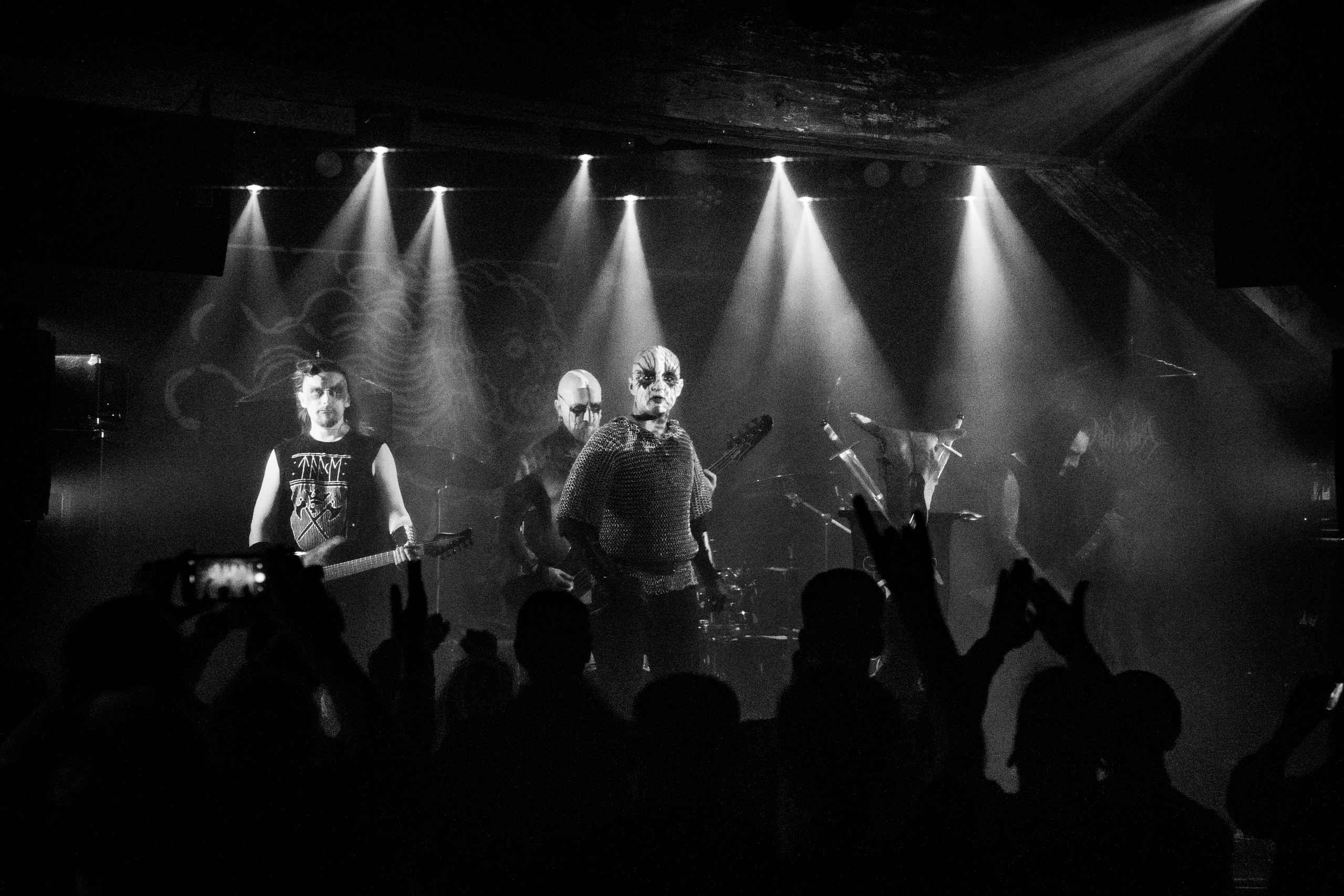 Majestat, Плаха, Doden Grotte