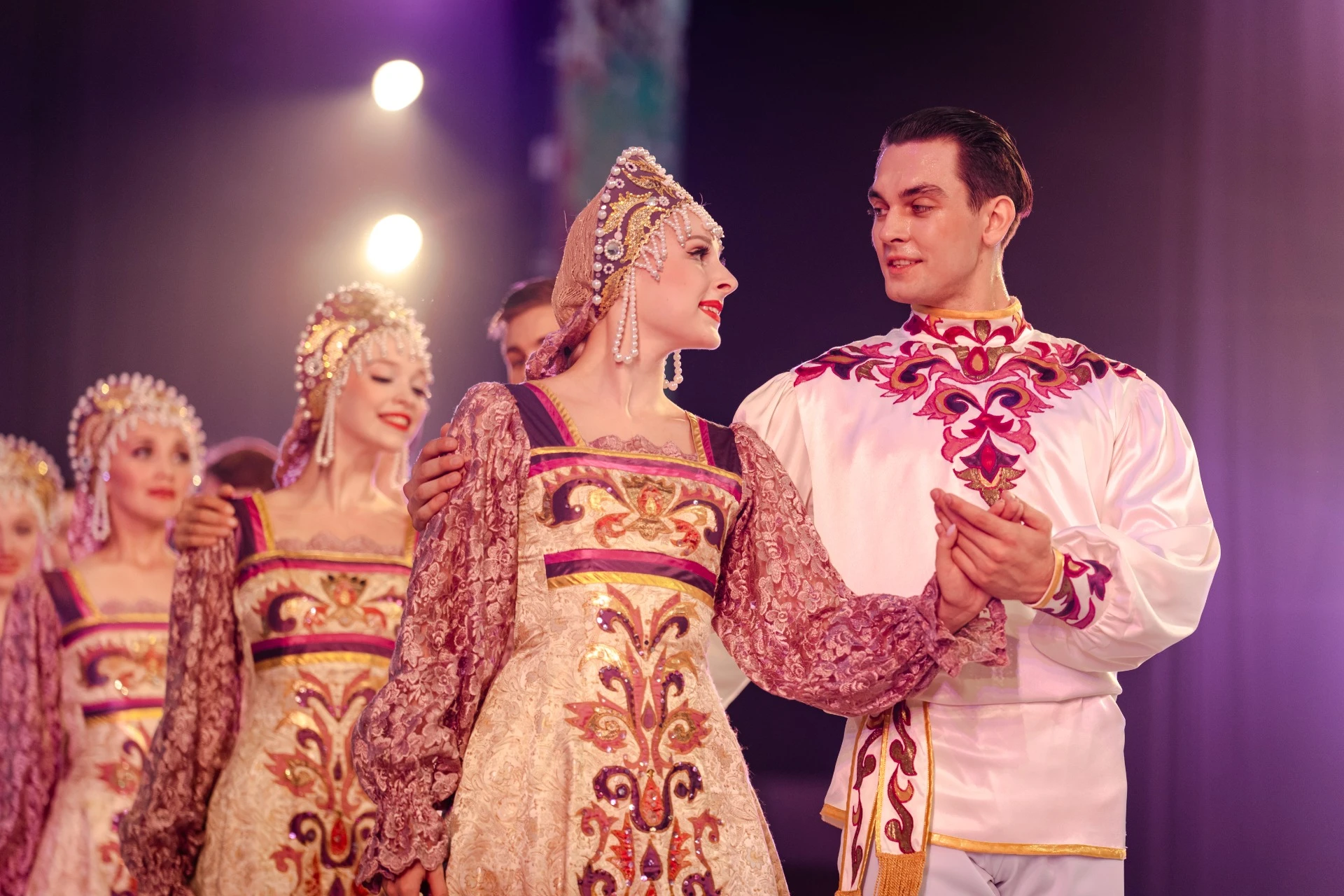 Красноярский государственный академический ансамбль танца Сибири им. Михаила Годенко