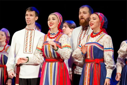 Концерт Уральского народного хора «Под окном черёмуха...»