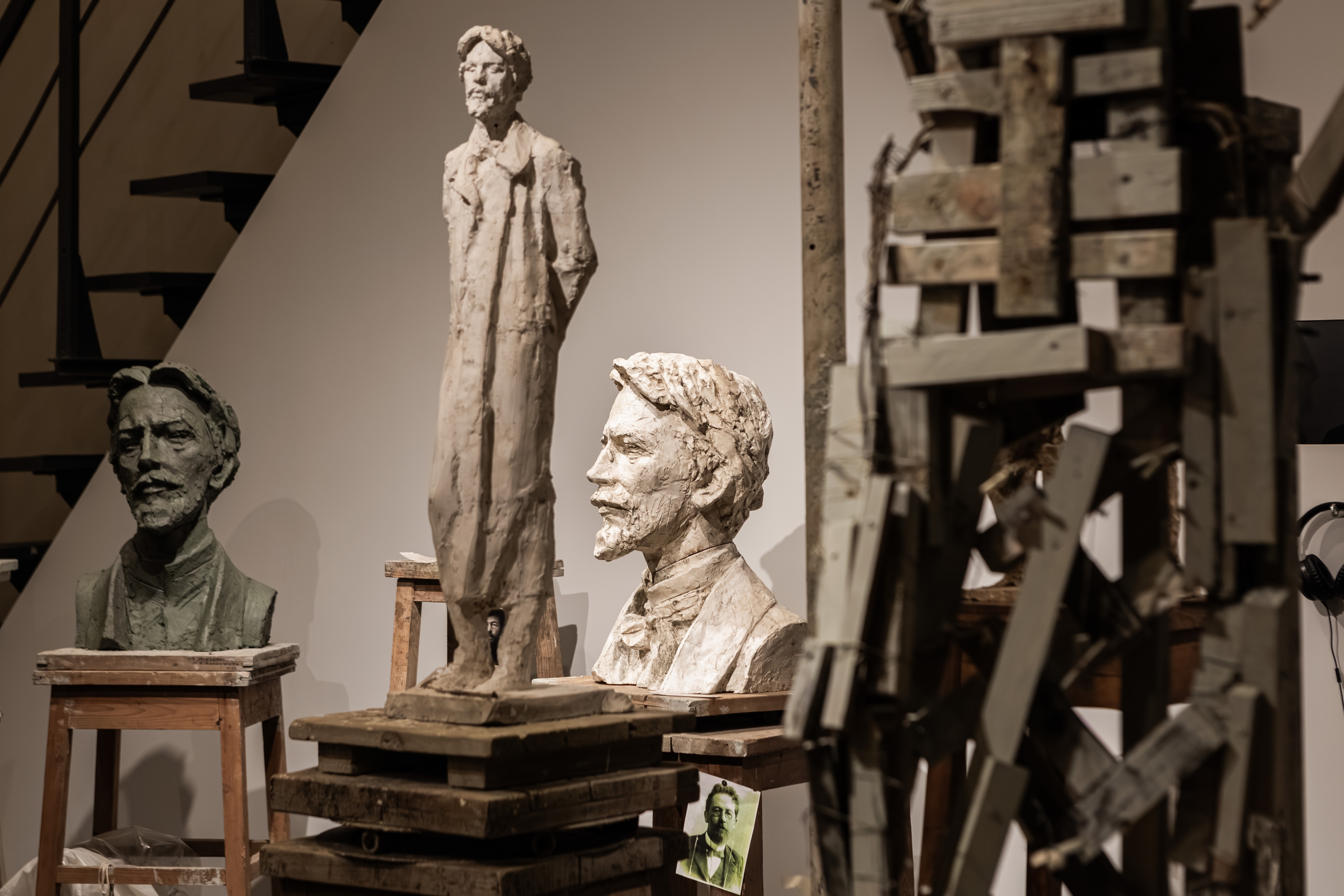 Музыка в мастерской Аникушина