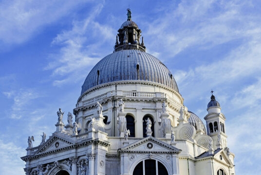 От барокко до неоклассики: Бах, Циммер, Эйнауди