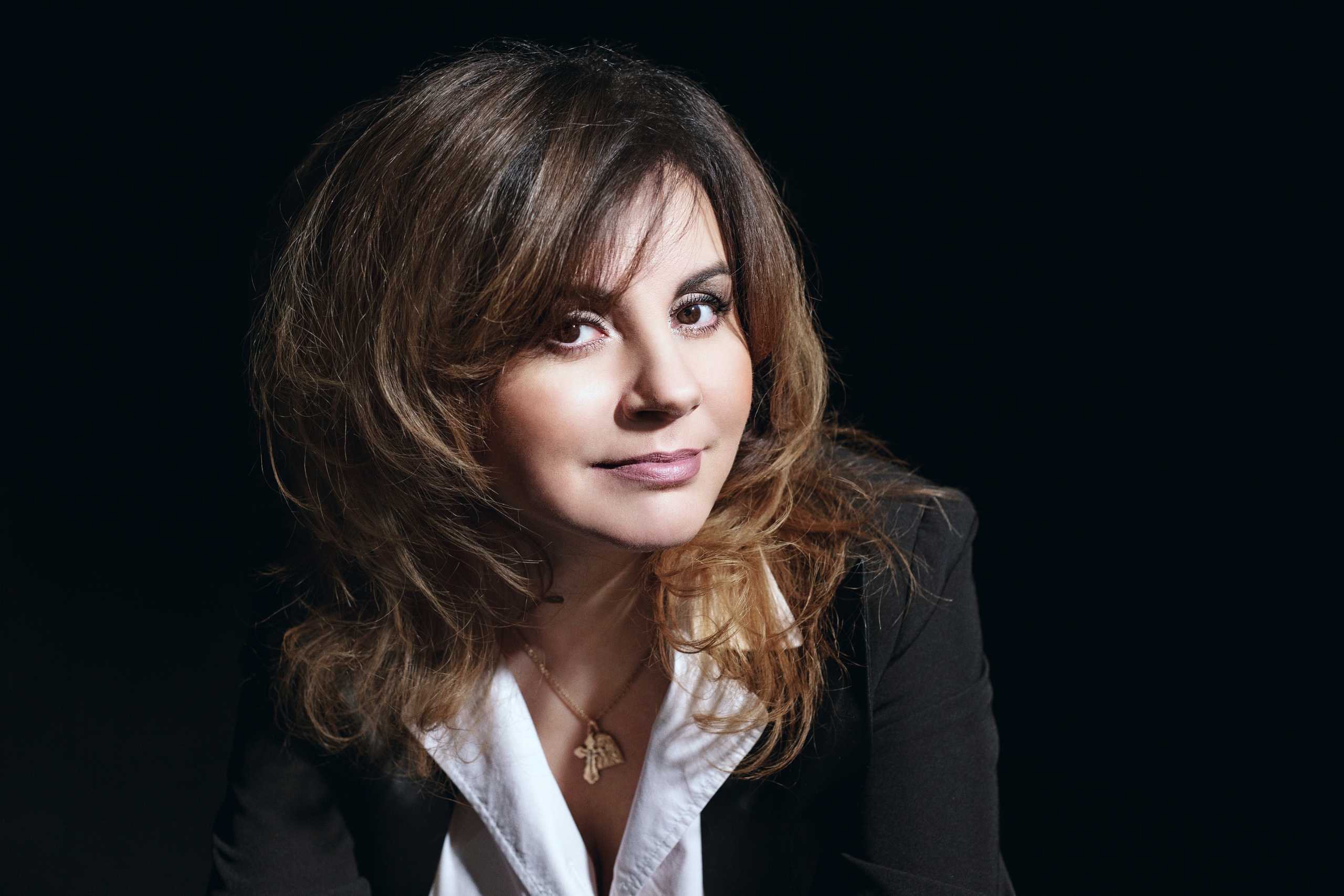 Света хватит довольно. Песня хватит довольно слушать. Песня хватит довольно слушать. Света певица. Хава курбанова.