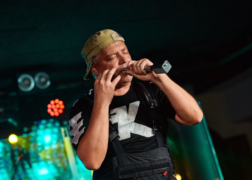 Солист группы комиссар. Концерт группы комиссар. Группа комиссар. Группа комиссар фото. Комиссар афиша.