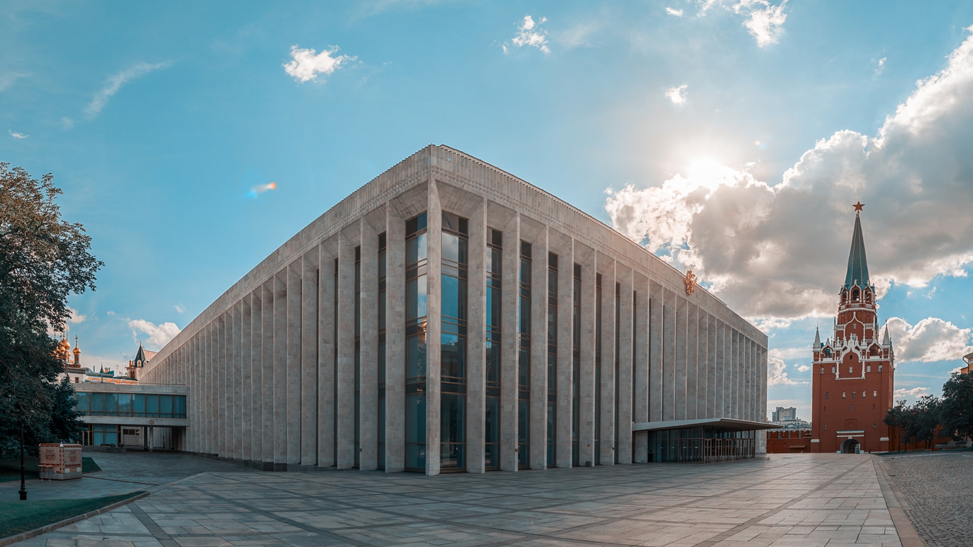 Здравствуй, страна героев!