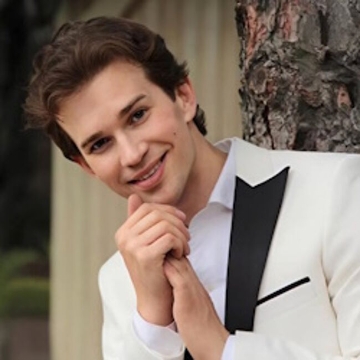 Концерт Александра Бичева «А я иду, шагаю по Москве»