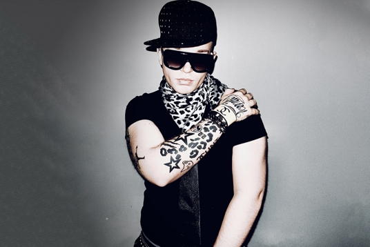 Концерт Huzzy B