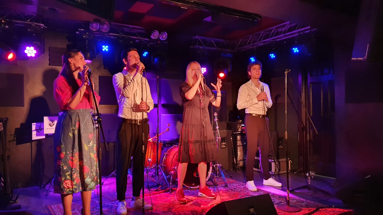 Елена Комарова