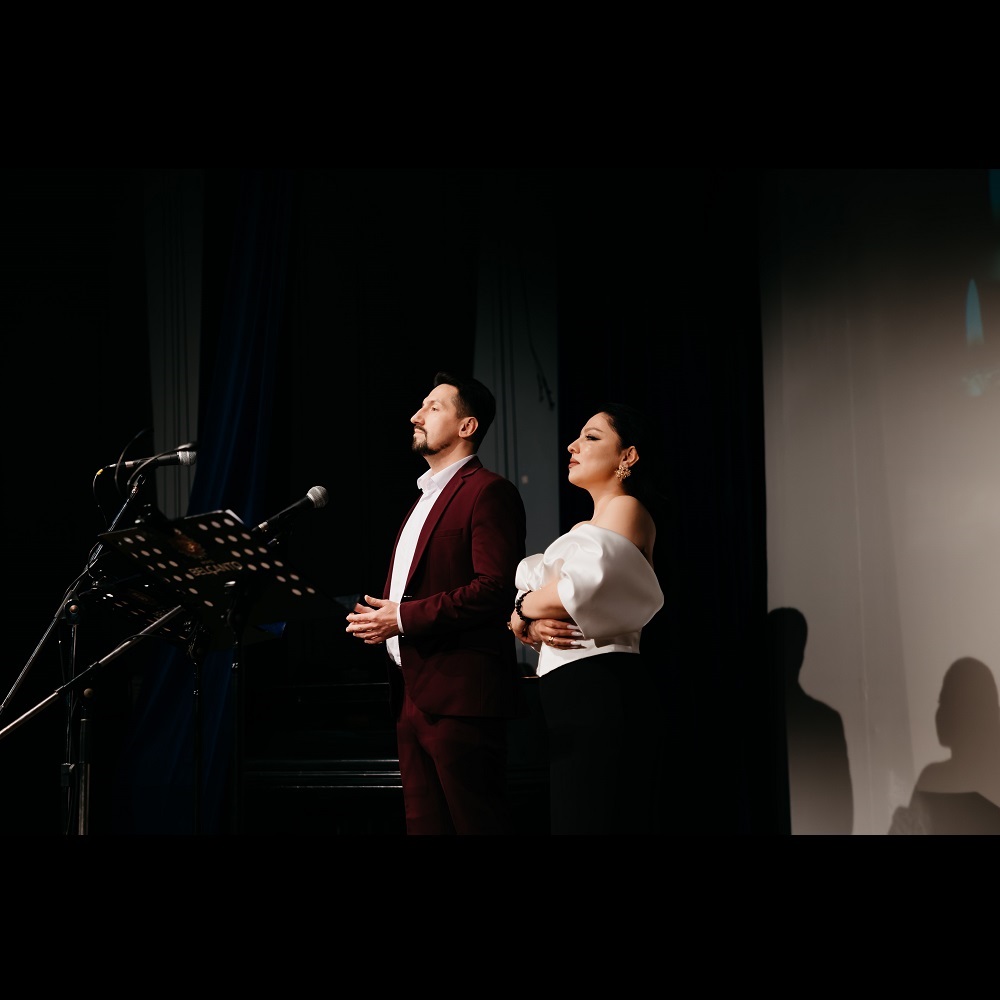 Концерт при свечах c мультимедийной инсталляцией. Аве Мария: орган и голос