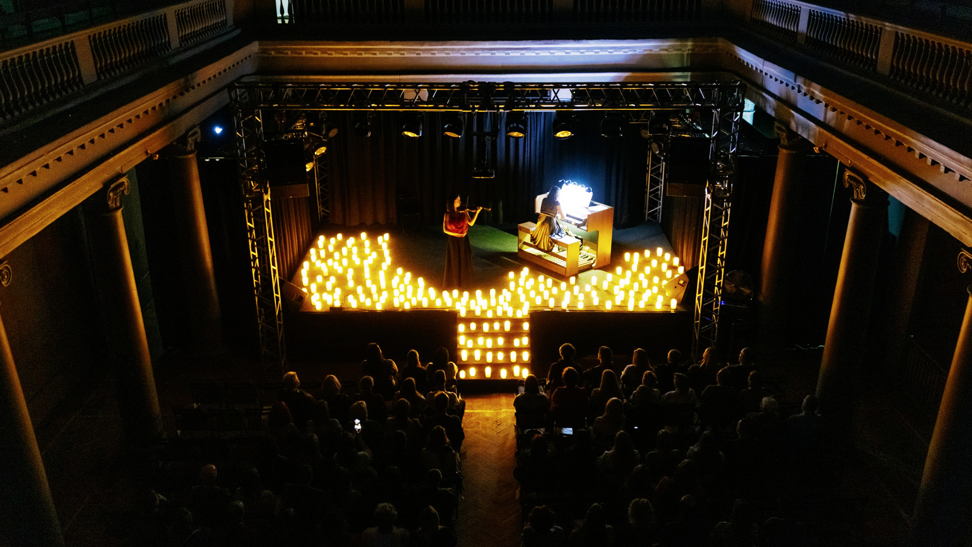 Киномузыка на органе при свечах