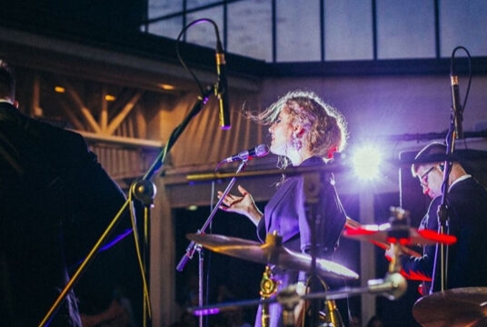 Концерт мультиязычного проекта Elena et les garçons «Рождество в Италии. Музыкальное путешествие на крышу Сан-Ремо»