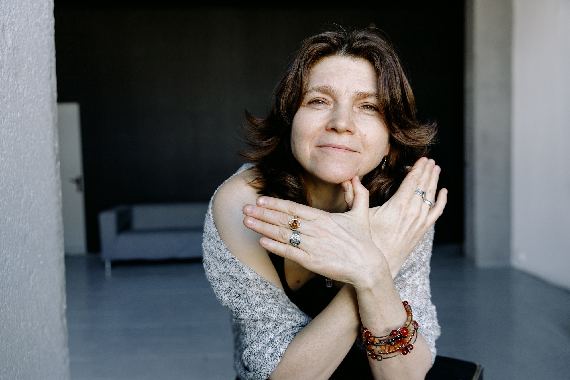 И свет таинственный