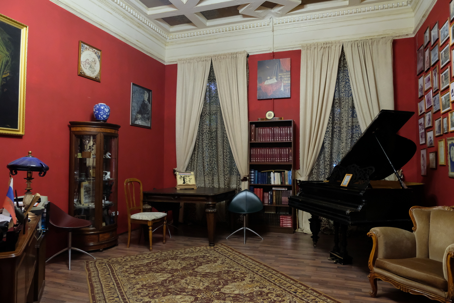 Посещение интерьеров особняка Шрёдера + Чайковский. По страницам шедевров