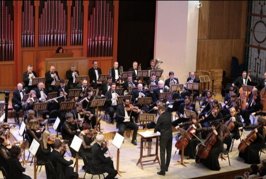 Концерт Кубанского симфонического оркестра. Солист Александр Тростянский