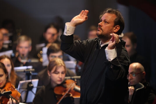 Губернаторский симфонический в Этнографическом музее. Моцарт