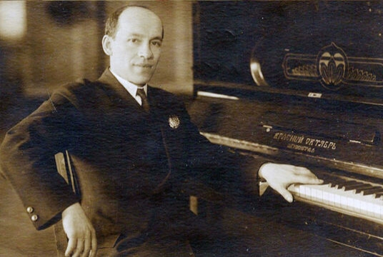 Проект «Родные песни». Исаак Дунаевский. Легко на сердце от песни веселой