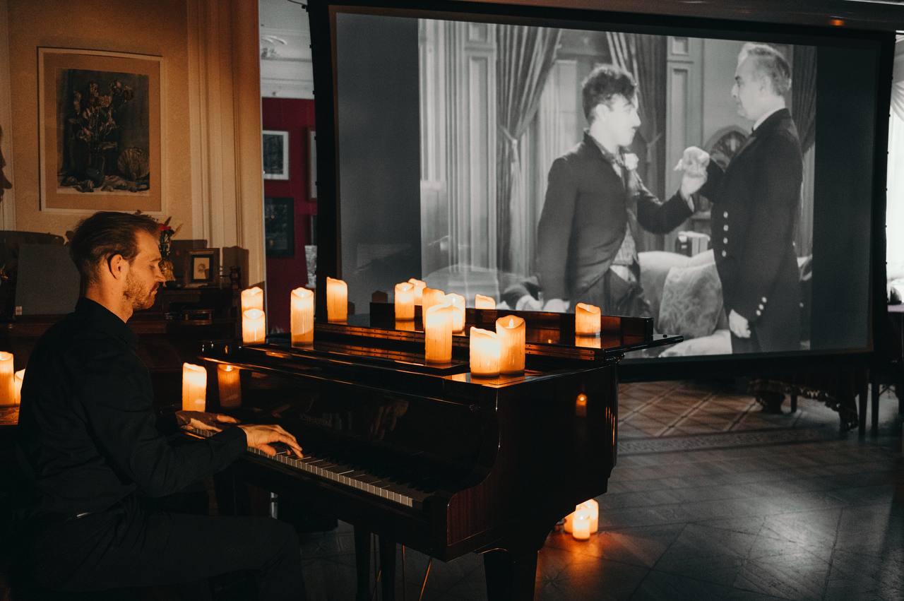 Немое кино в озвучке Lev Piano. Чарли Чаплин. Огни Большого города