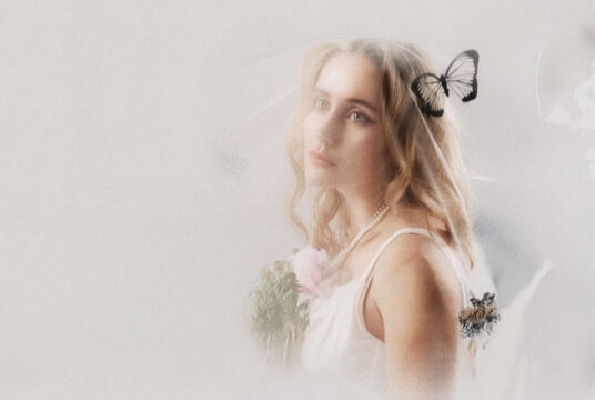 Акустический концерт Элли на маковом поле