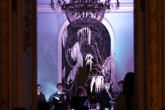 Магия свечей. Призраки старинного особняка: Барочная мистерия в ночи