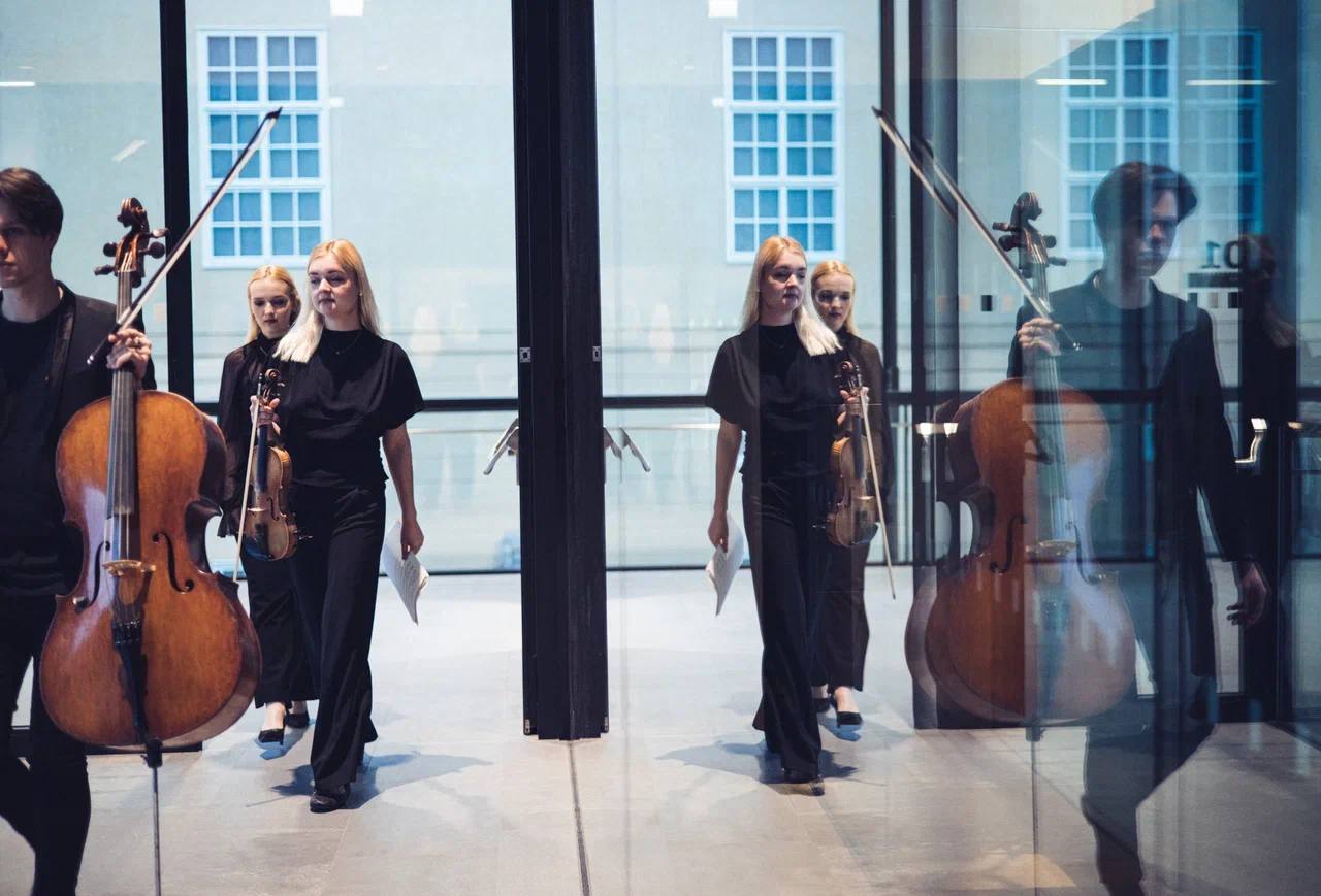 Simple Music Ensemble. Поп-хиты