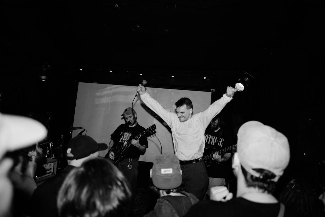 Ходьба, Дедовский свитер, Узник, Бойзак