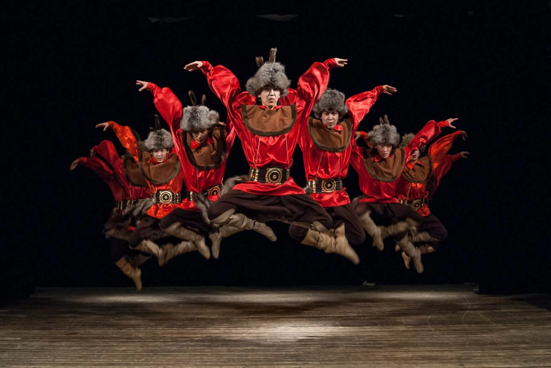 Фольклорный ансамбль «Улгер» и ансамбль хакасского танца «Кун сузы»