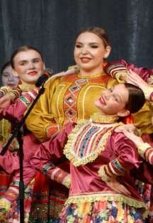 Детский ансамбль песни и танца "Зернышко" собирает друзей