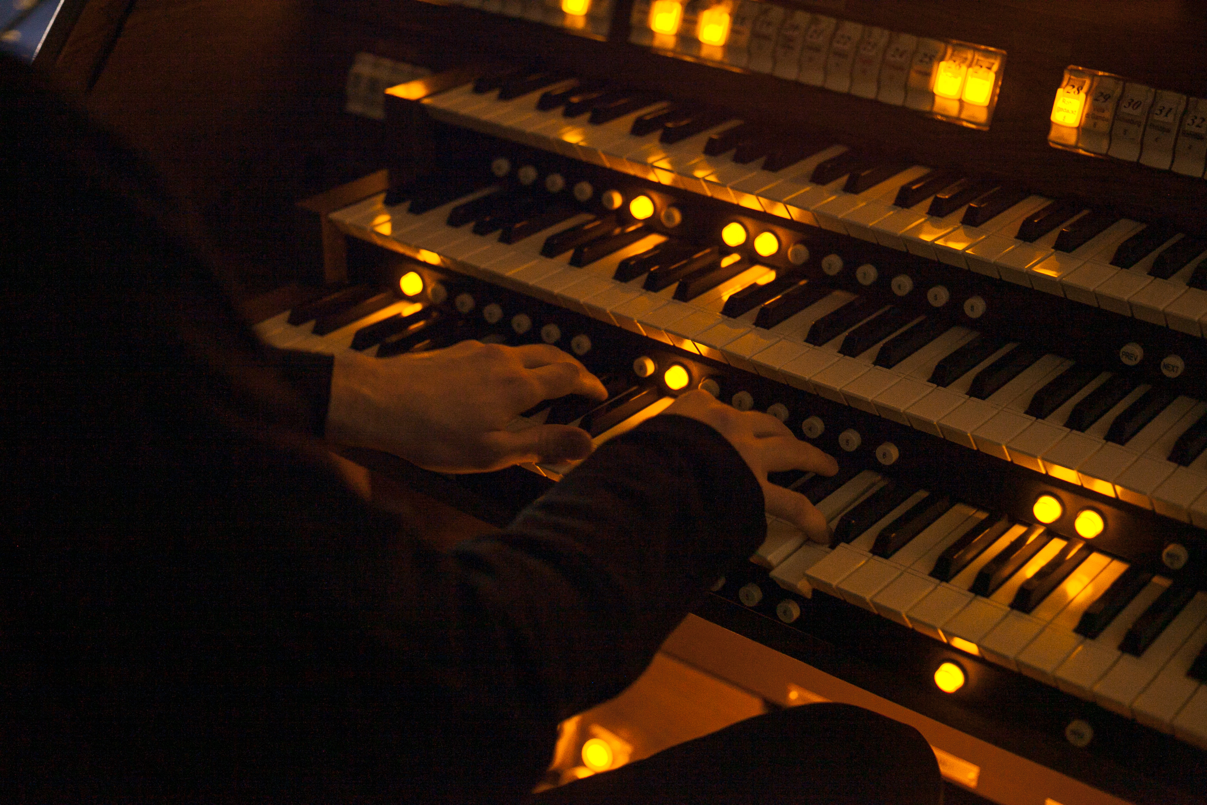 Органные вечера в Люблино при свечах: от Вивальди до Аве Мария