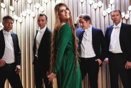 Elena et les garçons»: «Рождественские Истории из Парижа. Путешествие во Францию