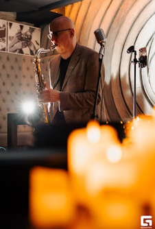 Ночной саксофон при свечах от Александра Красоткина