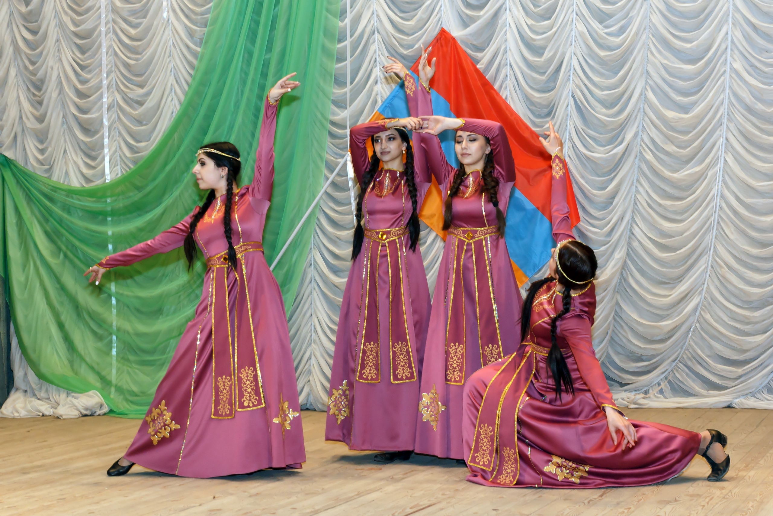 Межрегиональный фестиваль армянской музыки и танца