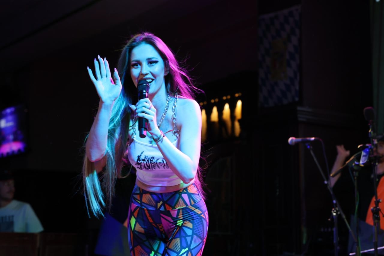 Демо. Новогодняя дискотека «Юность»