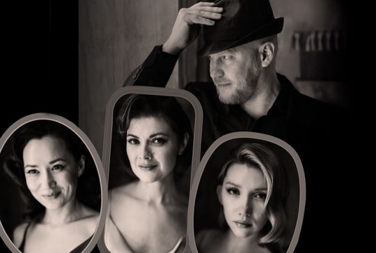 Ананасы в шампанском