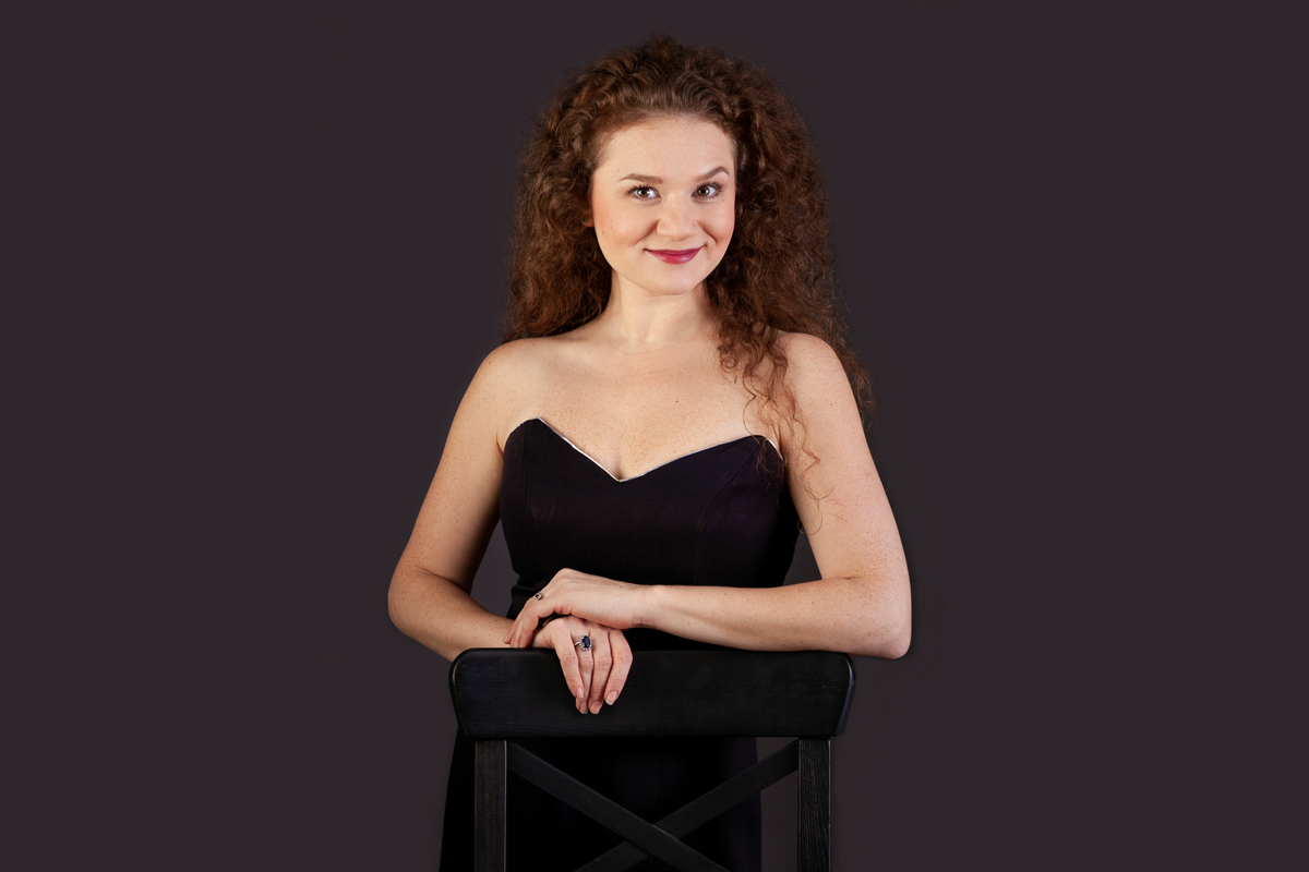 Поёт Марина Барсукова