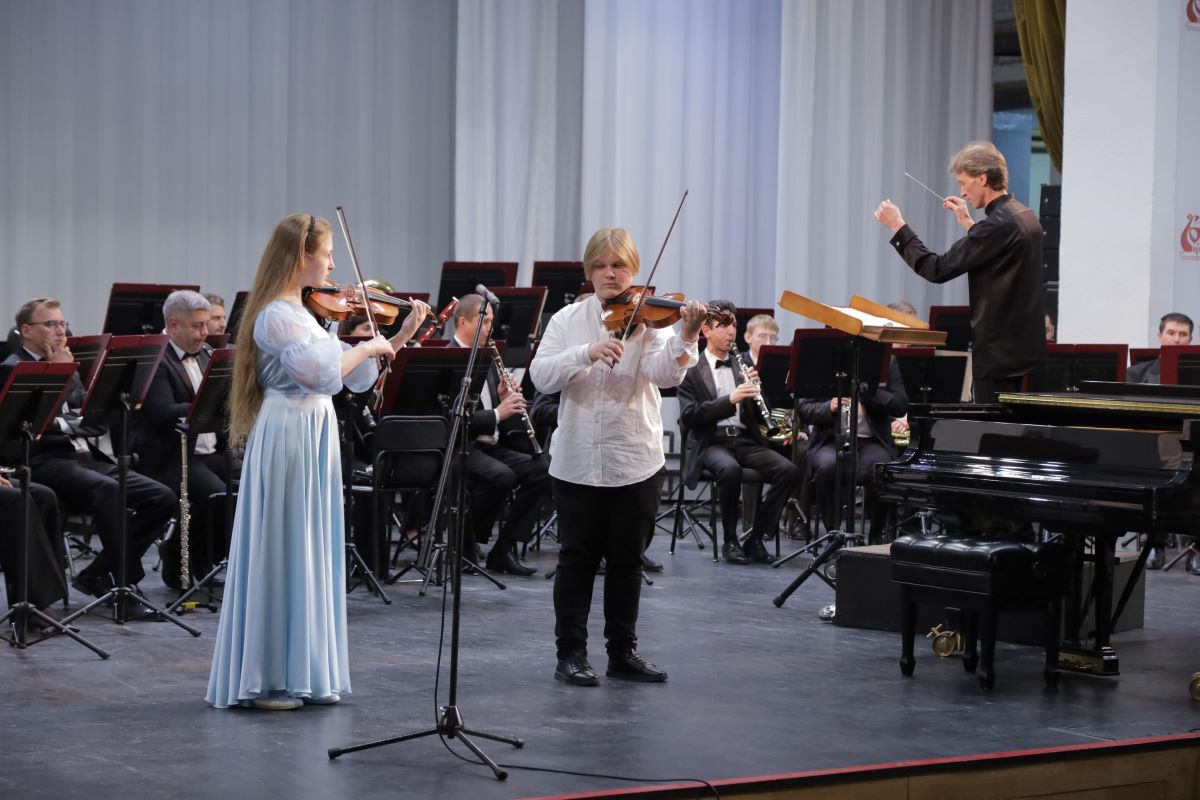 Оркестр им. Еждика. Концерт с учащимися Лицея при РГК