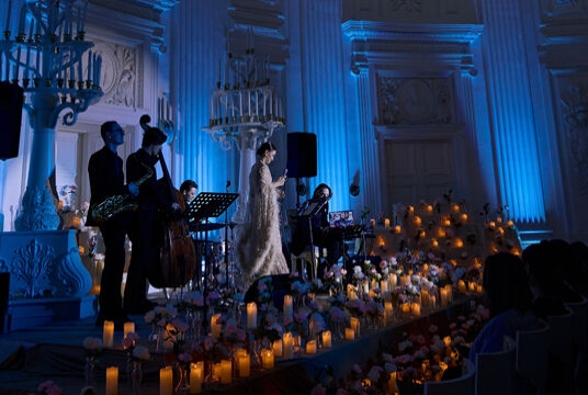 Джаз во дворце: Магия музыки в сиянии тысячи свечей