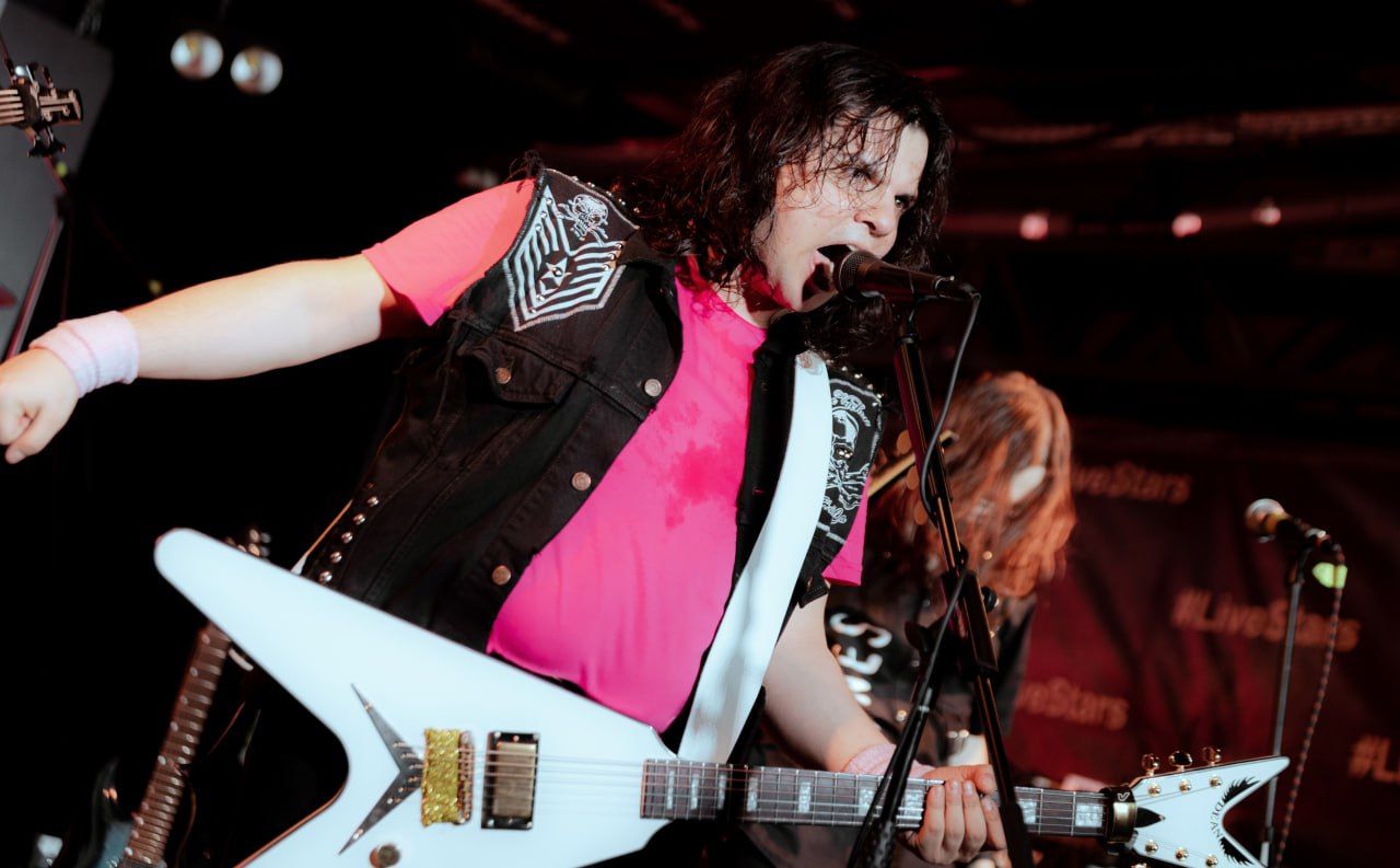 Для сильных мужчин: Онанн, Аксиома, Victoria's Cigarette