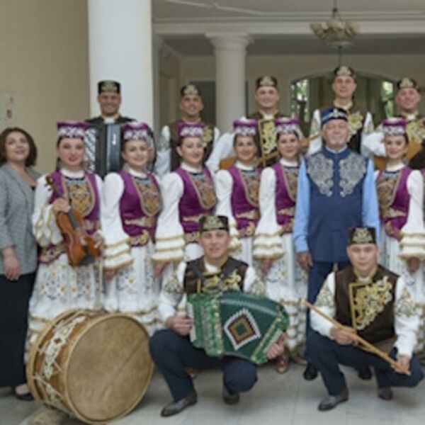 Су буеннан әнкәй кайтып килә...