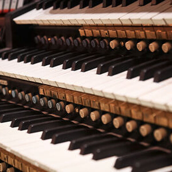 Старинный орган при свечах. Шедевры органной музыки трёх столетий