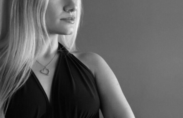 Хаус певица Леона Аврелина