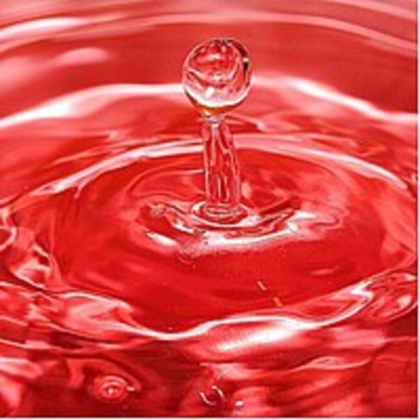 Про красную воду. Красный вода ярко. Горячий вода красный. Чешская вода красная.