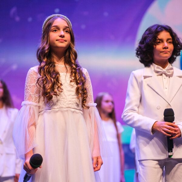 Непоседам — 35