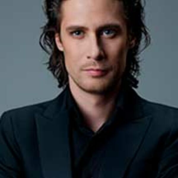 Антон Авдеев и эстрадно-симфонический оркестр СПб